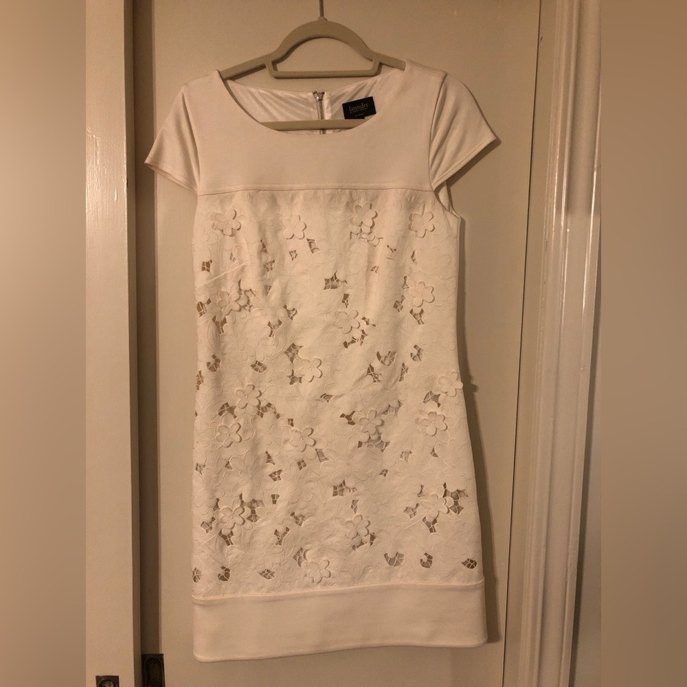 Laundry by Shelli Segal Size 4 White Floral Appliqué Cap-Sleeve Dress